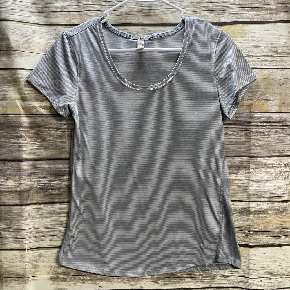 Under Armour Women's Medium Top Gray Poly Blend Short Sleeve Athletic Fit Shirt